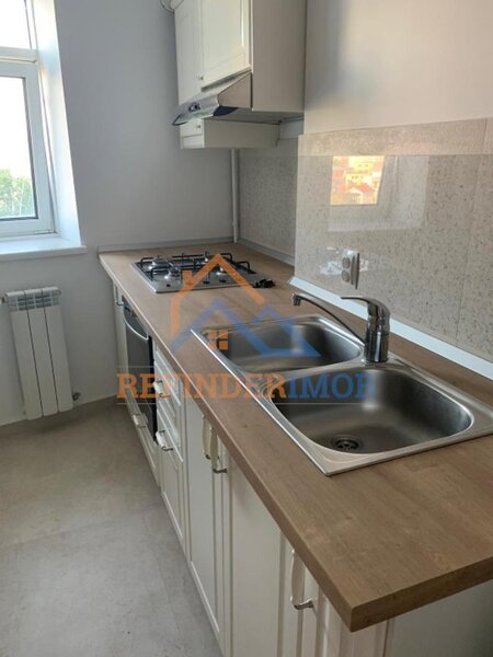 Titan Apartament de vanzare 2 camere, zona Titan - Metrou Nicolae Grigorescu